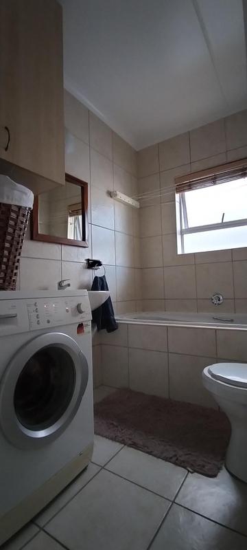 2 Bedroom Property for Sale in Vredekloof Western Cape